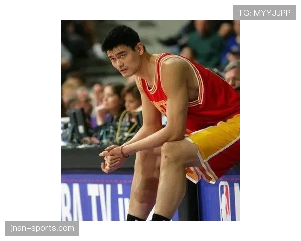 姚明退役后这身材管理也太真实了，当年NBA顶薪真不是白拿的？